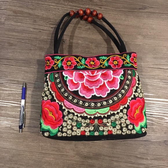 Artesanal Peruvian Embroidered Purse Made in Peru - Picture 4 of 4